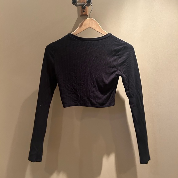 Black Cropped Longsleeve - Picture 2 of 3